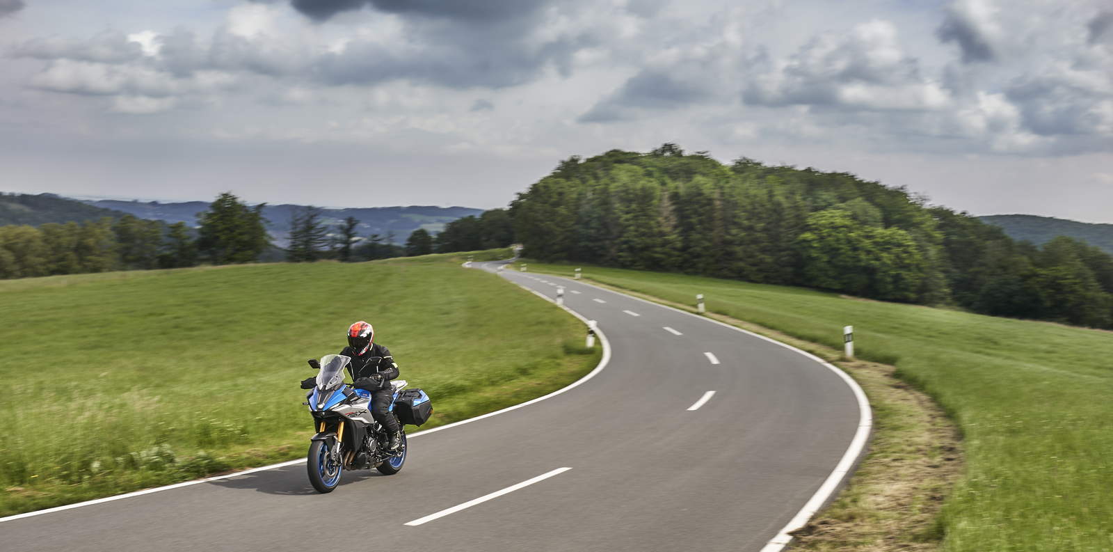 BMW S 1000 XR vs Suzuki GSX 1000 GX